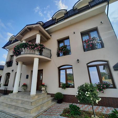 Aristocat Hotels Rasnov Екстер'єр фото