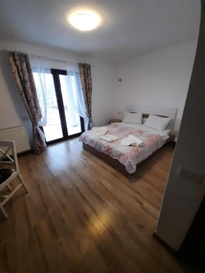 Aristocat Hotels Rasnov Екстер'єр фото