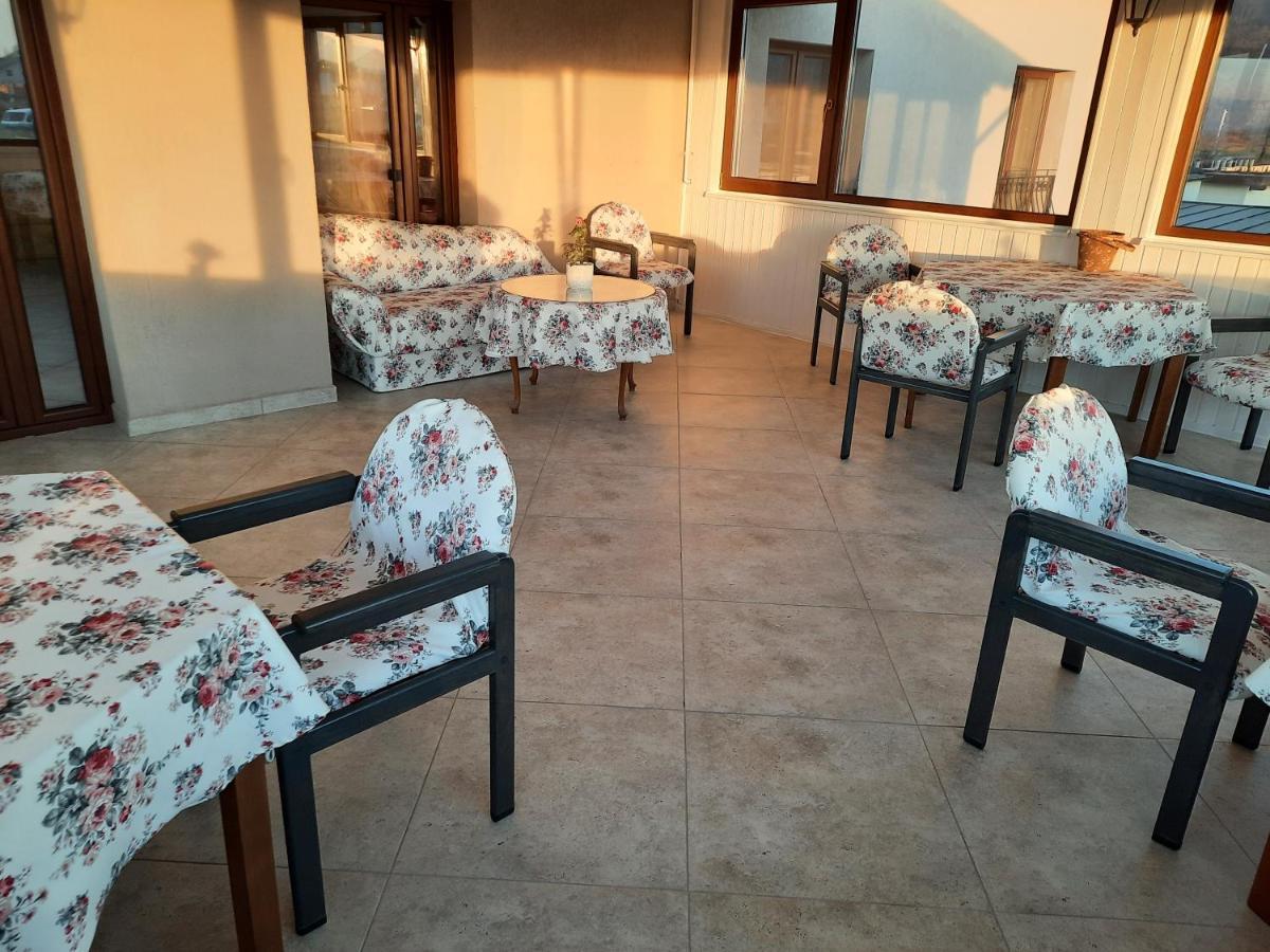 Aristocat Hotels Rasnov Екстер'єр фото